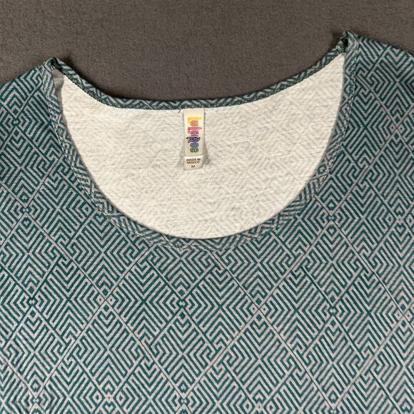 LulaRoe Womens Medium Green Geometric Classic T Shirt Round Neck Short Sleeve - Picture 2 of 7